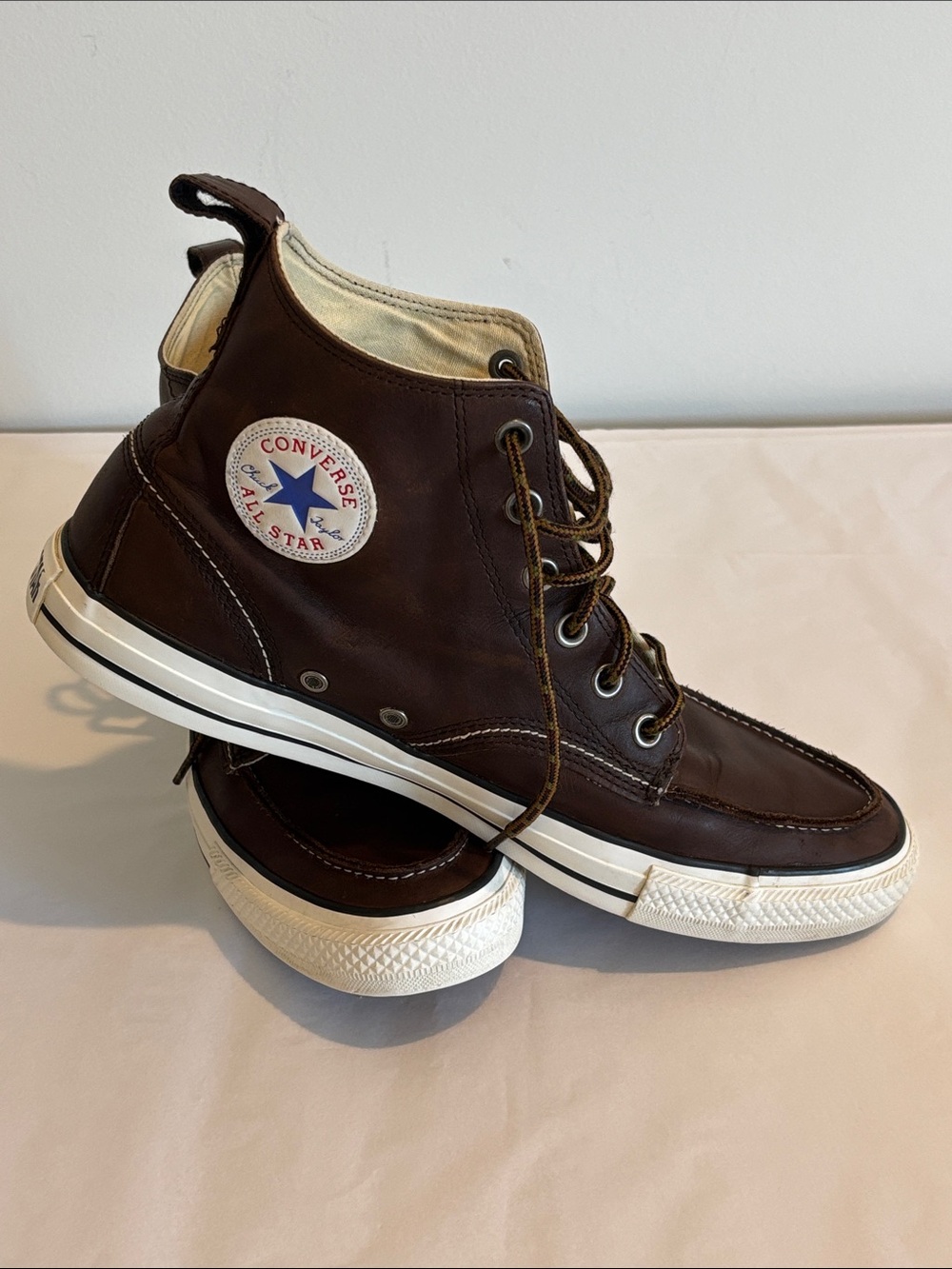 Converse Chuck Taylor All Star Classic
High-Top sneakers brown leather size 11